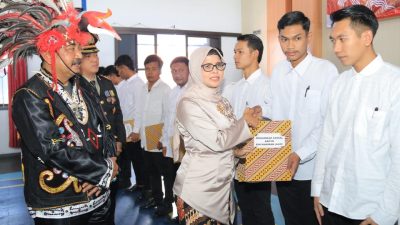 Bupati Rini Syarifah yang ikut hadir dalam prosesi penyerahan remisi. (Ist)