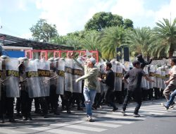 Jelang Pendaftaran Bacakada, Polres Blitar Kota Gelar Sispamkota untuk Persiapan Pengamanan Pilkada