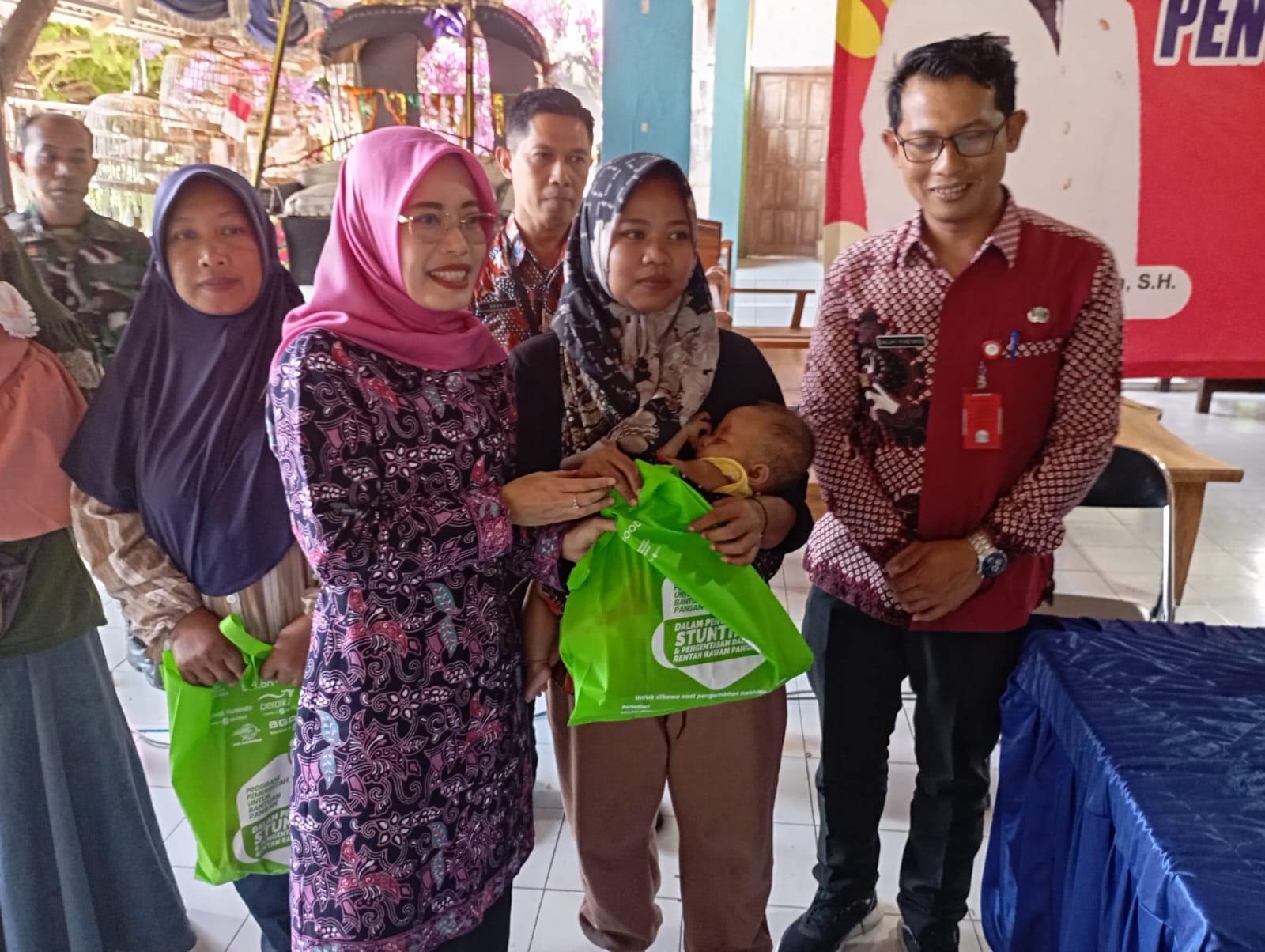 Ribuan Keluarga Rawan Stunting di Kabupaten Kediri Terima Bantuan Pangan