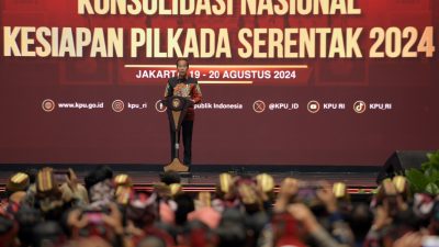 Presiden RI Joko Widodo (Jokowi) Memberikan Pengarahan kepada Peserta Konsolidasi Nasional Kesiapan Pilkada Serentak tahun 2024 di Jakarta Convention Center (JCC), Jakarta, Selasa (20/08/2024). (Foto: Humas Setkab/Rahmat)