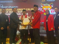 Pasangan Mardinoto Jadi Pendaftar Pertama Pilkada Tulungagung 2024