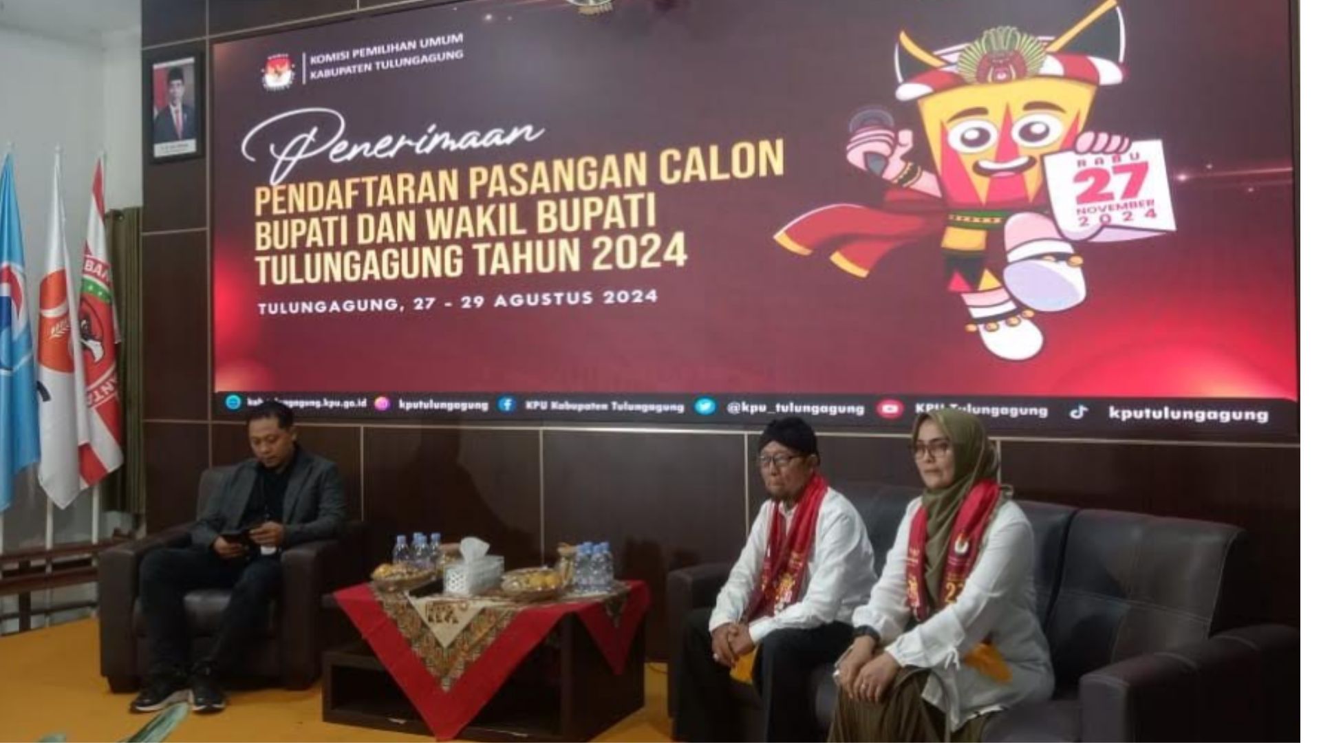 Dua Bakal Calon Daftar di KPU Tulungagung Saat Pendaftaran Akan Ditutup