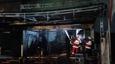 Nahas! Kebakaran Melanda Toko Laundry di Tulungagung, Kerugian Diperkirakan Capai Rp 500 Juta