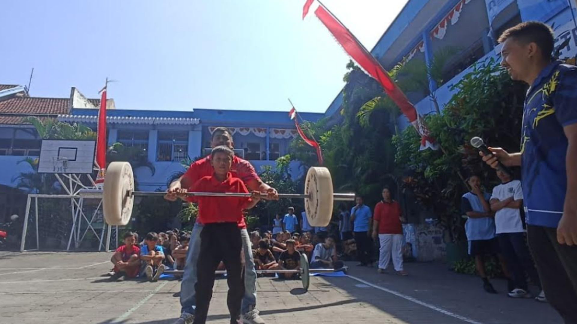 PABSI Kota Malang Gelar Road Show ke Sekolah-sekolah untuk Cari Bibit Atlet Muda Angkat Besi