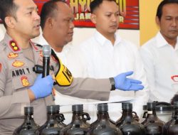 Ketua PSI Kota Batu Terlibat Bisnis Miras Ilegal, Polisi Temukan 255 Botol Minuman Beralkohol