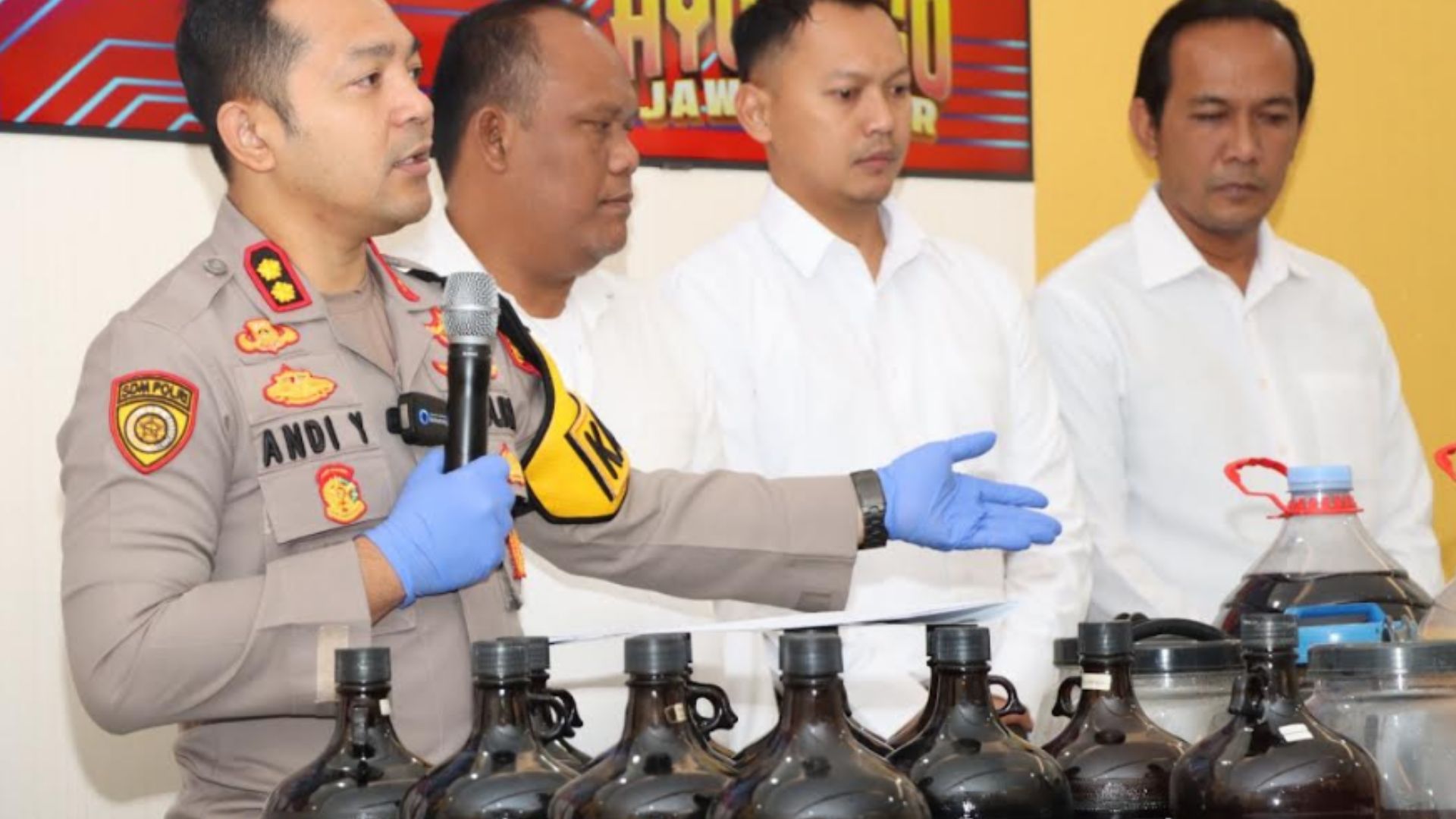 Ketua PSI Kota Batu Terlibat Bisnis Miras Ilegal, Polisi Temukan 255 Botol Minuman Beralkohol