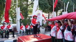 Pj Wali Kota Kediri Zanariah Ikuti Kirab Bendera Merah Putih Raksasa, Ini Infonya 