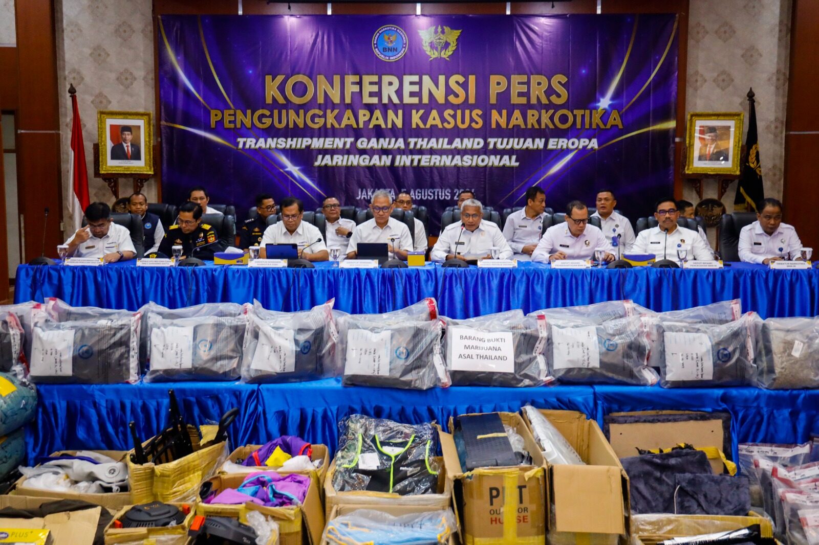 Konferensi pers pengungkapan kasus narkotika jaringan internasional