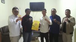 KONI Kabupaten Kediri Melepas Dua Atlet Catur Jurnalis PWI Kediri untuk PORWANAS XIV di Banjarmasin