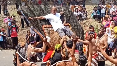 Semangat Kemerdekaan Berkobar di Kaki Gunung Wilis, Warga Desa Kanyoran Gelar Kirab Budaya dan Agustusan