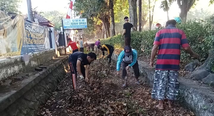 LDII dan Warga Kelurahan Tempurejo, Kerja Bakti Bersama, Wujud Sinergi dalam Menjaga Lingkungan