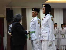 Pj Wali Kota Kediri Zanariah Kukuhkan Anggota Paskibraka Kota Kediri Tahun 2024, Ini Pesan yang Disampaikan