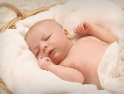 Ide Nama Bayi Laki-Laki yang Lahir di Bulan Agustus, Simple dan Penuh Makna