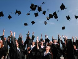 Kumpulan Ucapan Wisuda Singkat Penuh Kata Hangat, Rayakan Keberhasilan Setelah Berjuang Keras!