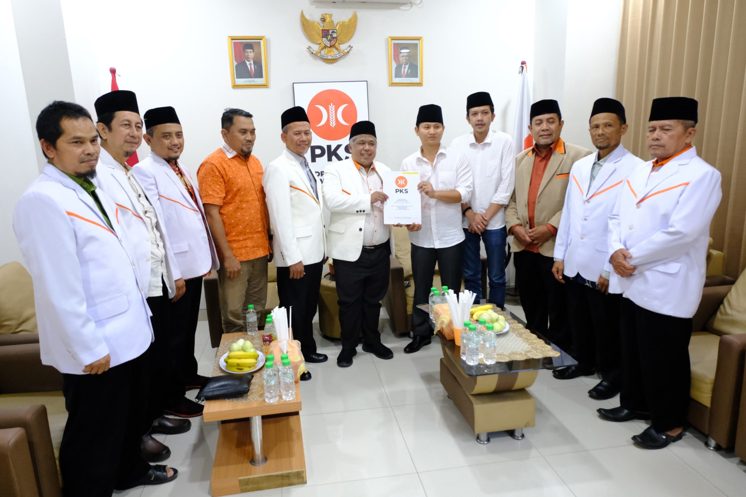 Petahana saat menerima rekomendasi di DPW PKS Jatim