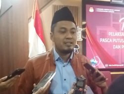 Gelar Konferensi Pers, KPU Kabupaten Kediri Sampaikan Dampak Putusan MK Terhadap Pendaftaran Pasangan Calon