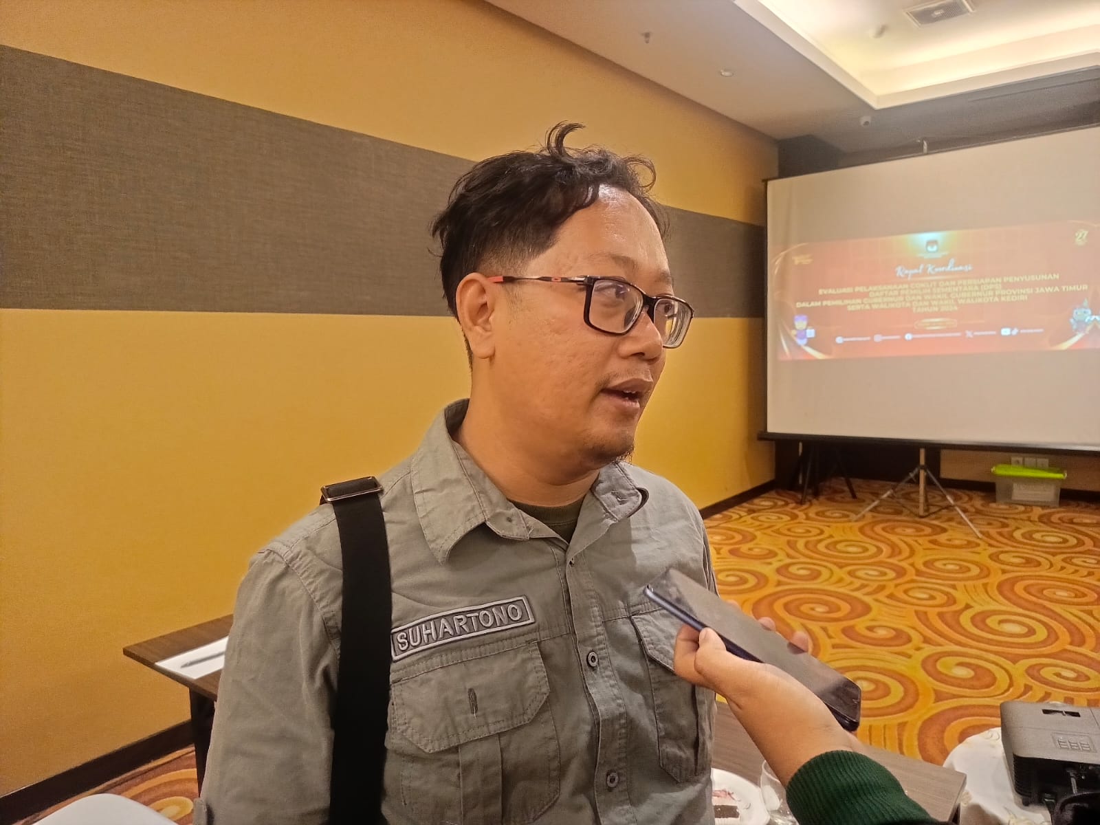 Final Lomba Tembang Kenangan “Best Of The Best” di Puja Sera, Meriahkan Minggu Pagi dengan Nostalgia Final Lomba Tembang Kenangan “Best Of The Best” di Puja Sera, Meriahkan Minggu Pagi dengan Nostalgia Pj Wali Kota Kediri Apresiasi Expresi Budaya Kediri, Ini Infonya Pj Wali Kota Kediri Apresiasi Expresi Budaya Kediri, Ini Infonya Gebyar Seni Jaranan Meriahkan Perayaan Hari Jadi Kota Kediri dan HUT RI ke-79 Gebyar Seni Jaranan Meriahkan Perayaan Hari Jadi Kota Kediri dan HUT RI ke-79 KPU Kota Kediri Gelar Sosialisasi Visi Misi Paslon di Golden Resto, Ini Infonya KPU Kota Kediri Gelar Sosialisasi Visi Misi Paslon di Golden Resto, Ini Infonya Soliditas Stakeholder dalam Pengawasan Pemilukada Serentak 2024 Sangat Penting