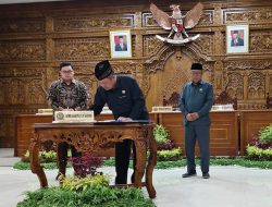 Dewan Kabupaten Kediri Setujui Raperda Penyelenggaraan Kearsipan dan KUA PPAS APBD 2025 Tepat Waktu