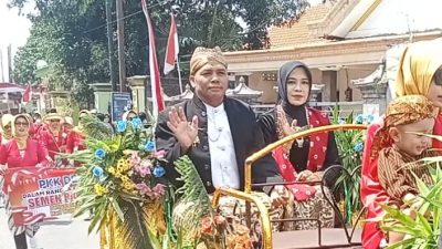 Usung Tema "Semen Bersatu, Indonesia Baru", Desa Semen Kecamatan Semen Gelar Kirab Budaya