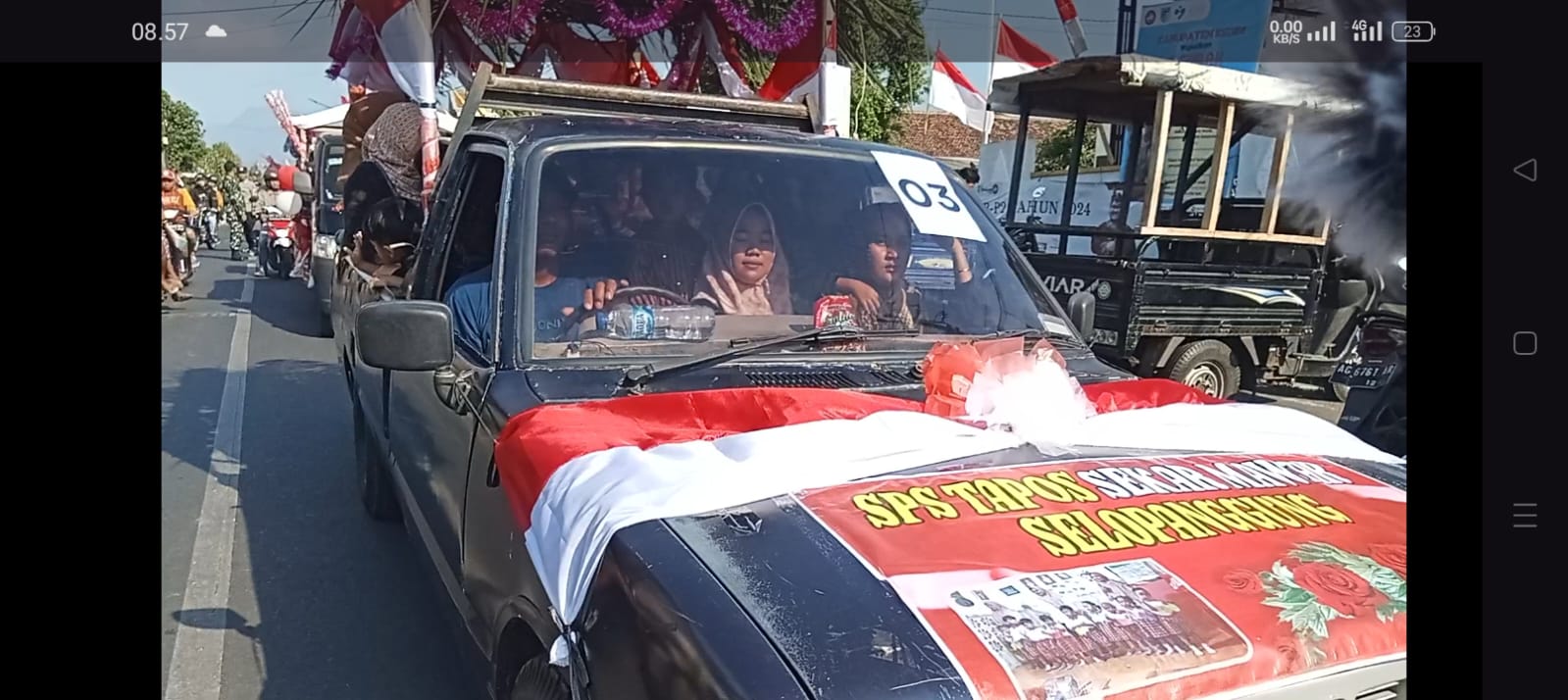 TK dan PAUD se-Kecamatan Semen Sambut Kemerdekaan dengan Pawai Kreativitas