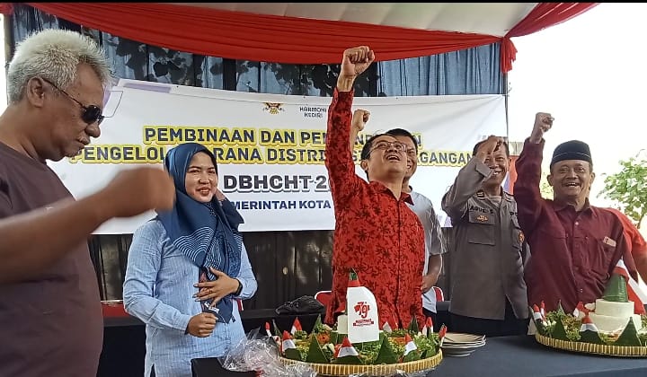 Kadisprindag Kota Kediri, Wahyu Kusuma, Saat berada di agenda pembinaan pedagang Pasar Loak Kaliombo