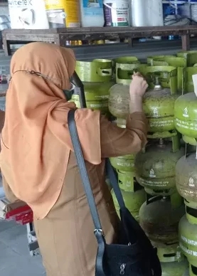 Wirausahawan UKM Tetap Berproduksi Meski Terjadi Kelangkaan Gas