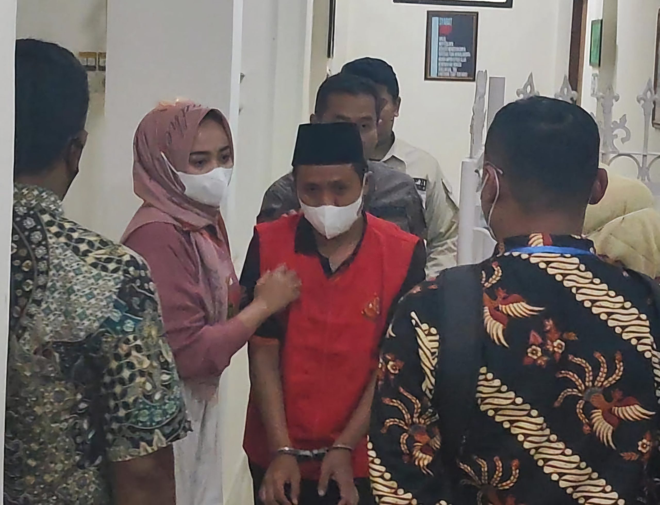 Diduga Cabuli Santri, Bapak - Anak Pengasuh Ponpes di Trenggalek Dituntut 10 dan 11 Tahun Penjara