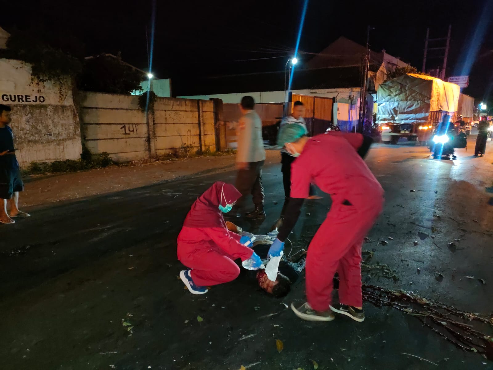 Tabrak Pohon, Pemotor Asal Pesantren Meregang Nyawa