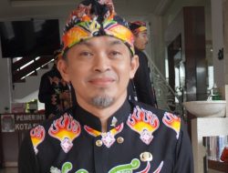 Dindik Kota Blitar Distribusikan Kain Seragam, untuk Ongkos Jahit Disalurkan Non Tunai