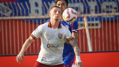 Perbaikan Rumput Belum Tuntas, Arema FC Pindah Laga ke Balikpapan
