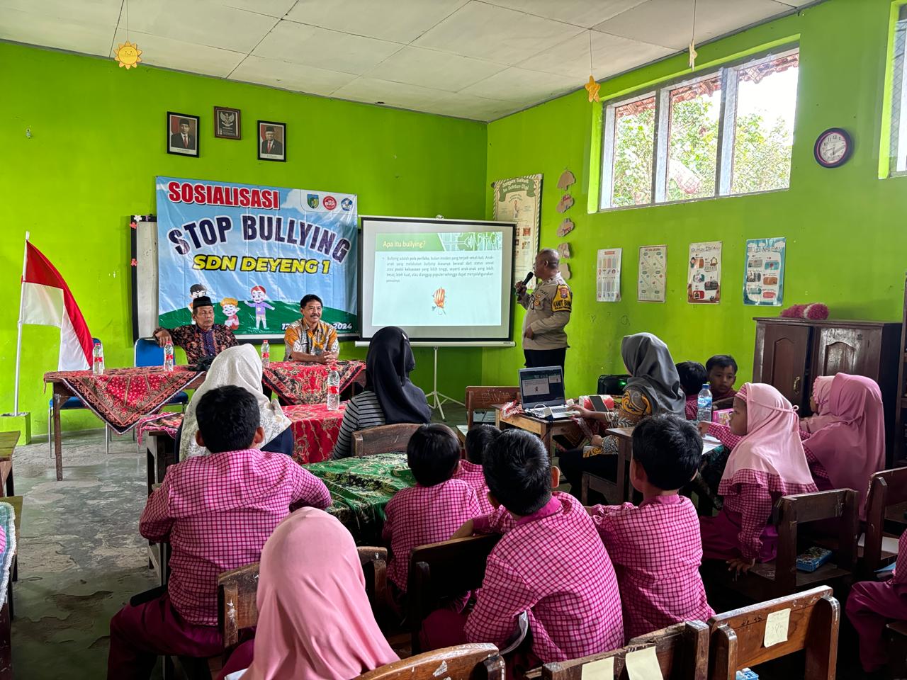 Edukasi dan Sosialisasi Cegah Perundungan di SD oleh Bhabinkamtibmas Polsek Ringinrejo
