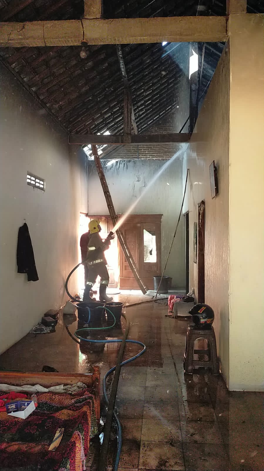 Diduga Karena Korsleting Listrik, Rumah Warga Pule Terbakar, Ini Infonya