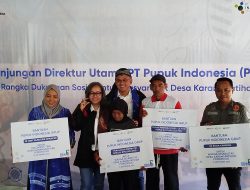 Pupuk Indonesia Bantu Sejahterakan Masyarakat Kampung Idiot di Ponorogo, Beri Pupuk Hingga Ternak