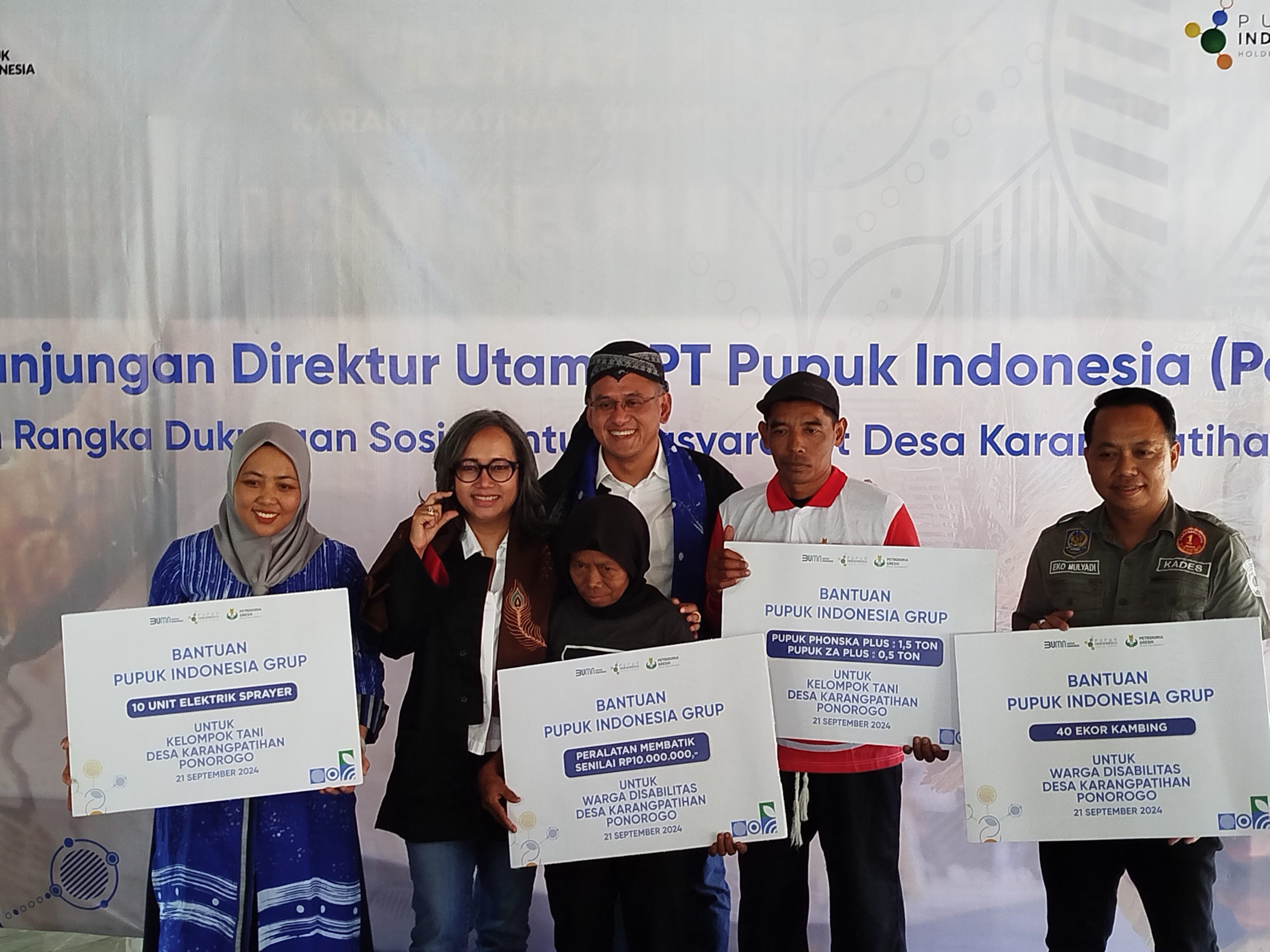 Pupuk Indonesia Bantu Sejahterakan Masyarakat Kampung Idiot di Ponorogo. Beri Pupuk Hingga Ternak