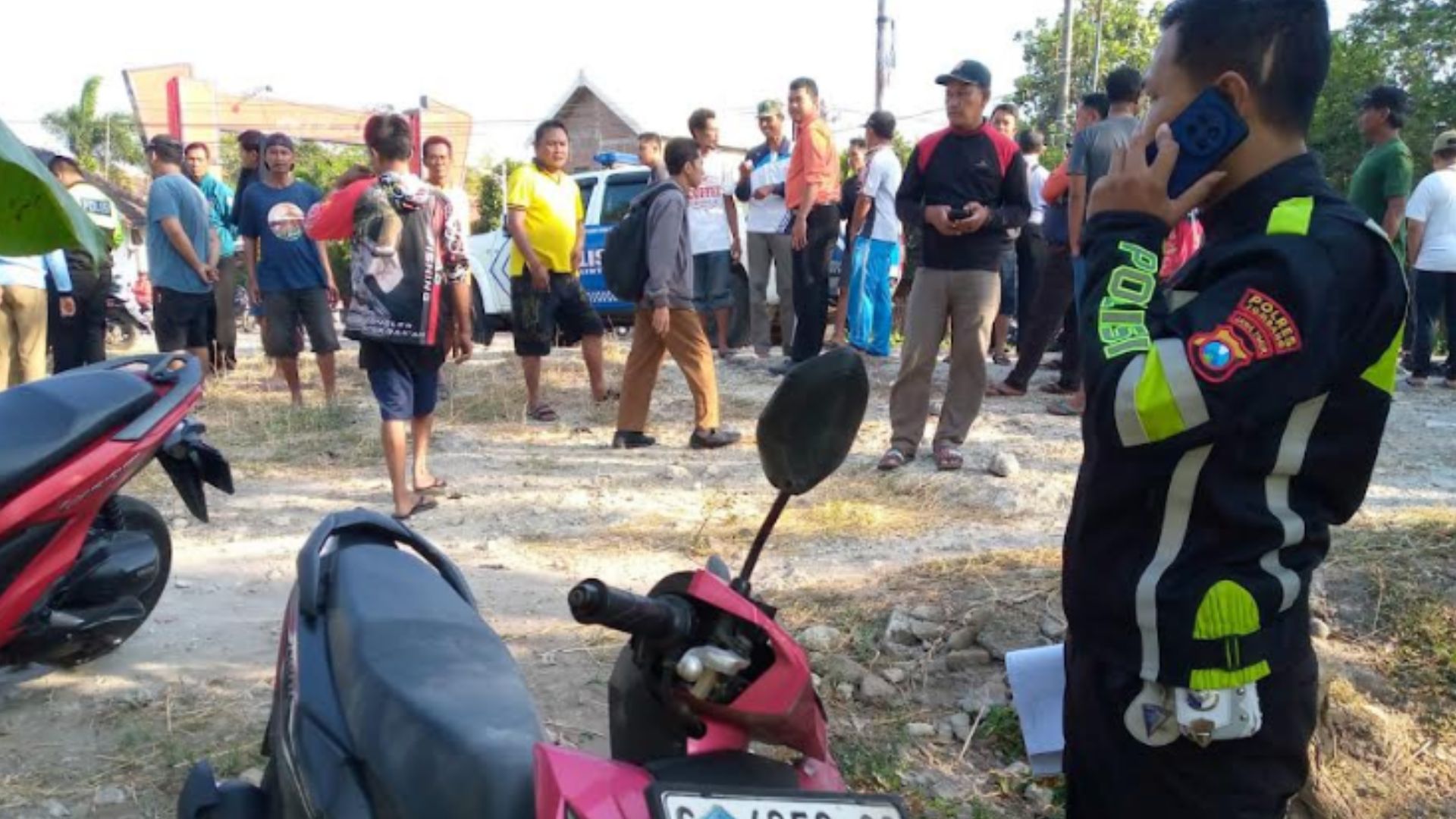 Mobil Box Tabrak Empat Sepeda Motor dan Pejalan Kaki di Jombang: Lima Orang Luka Ringan