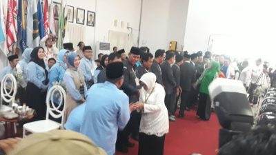 Rapat Pleno KPU Jombang Berjalan Meriah, Pengundian Nomor Urut Calon Bupati 2024