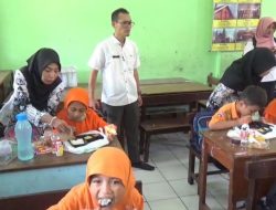 SDN 1 Kepatihan Jadi Lokasi Simulai Makan Siang Gratis, PJ Bupati Jombang Berikan Dukungan