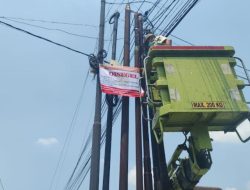 Jaringan Kabel Optik di Jalan Desa Jeli Tulungagung Terpaksa Diputus Satpol PP