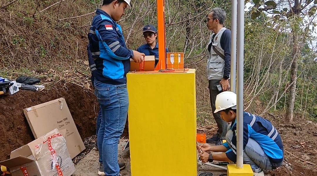 Jelang Musim Penghujan, PVMBG Pasang Alat Deteksi Longsor di Ponorogo