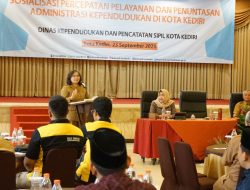 Tekankan Pentingnya Dokumen Kependudukan, Pj Wali Kota Kediri Buka Sosialisasi Percepatan Pelayanan dan Penuntasan Adminstrasi Kependudukan