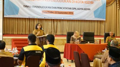 Tekankan Pentingnya Dokumen Kependudukan, Pj Wali Kota Kediri Buka Sosialisasi Percepatan Pelayanan dan Penuntasan Adminstrasi Kependudukan