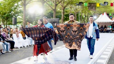 Redesain Motif Panji, Mas Dhito Gelar Kediri Fashion Batik Festifal