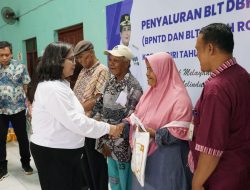 Pj Wali Kota Kediri Salurkan BPNTD, Sampaikan Pesan Gunakan Belanja Kebutuhan Sehari-hari