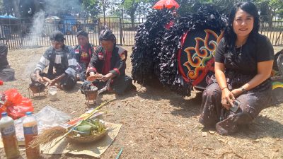 Penampilan Kesenian Jaranan di Lapangan Blabak Selatan Area Sumber Cakarsi Jadi Magnet Wisata