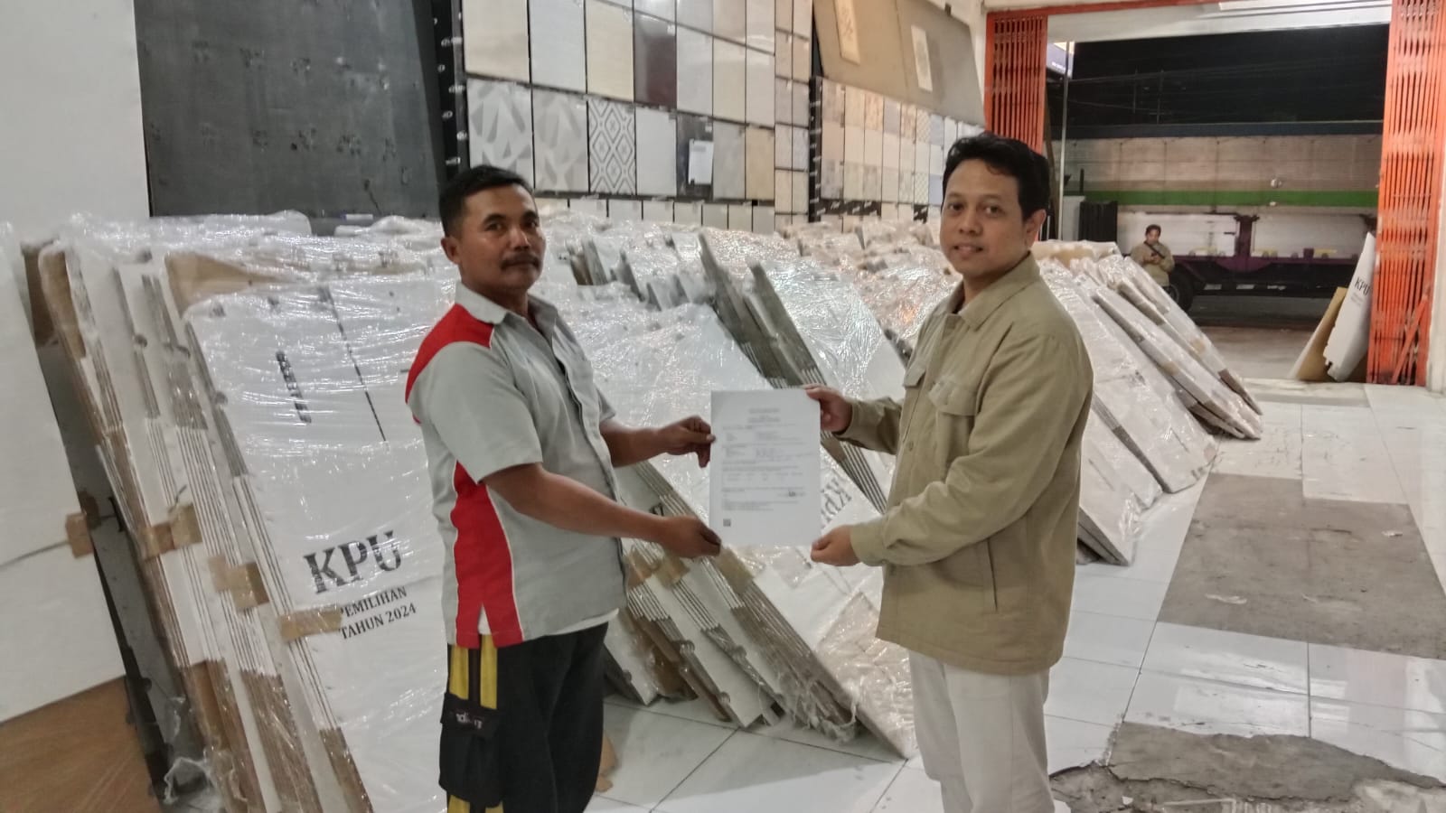  Logistik Pilkada 2024 Sudah Tiba di KPU Kota Kediri, 