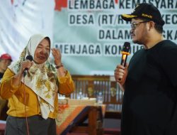 Ingat Kebijakan Bupati Kediri Mas Dhito, Bu RT ini Menangis