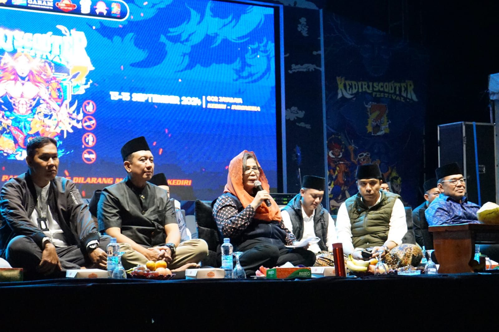 Pj Wali Kota Kediri Zanariah Ikuti Pengajian Bersama Gus Kautsar Pada KSF 7, Ini Pesan yang Disampaikan