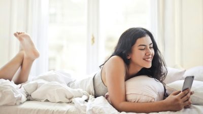 5 Pertanyaan PDKT untuk Gebetan Saat Awal Perkenalan, Ciptakan Topik Menarik Melalui Chatting