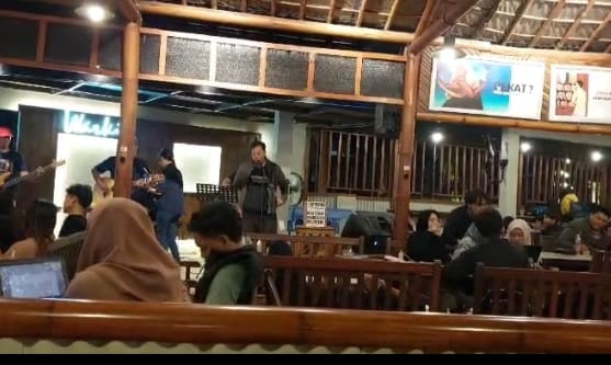 Warung Kita Menjadi Tempat Favorit Remaja dan Mahasiswa di Kediri