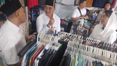 Kaesang Ziarah ke Makam Bung Karno di Blitar, Borong Kaos Gambar Bung Karno